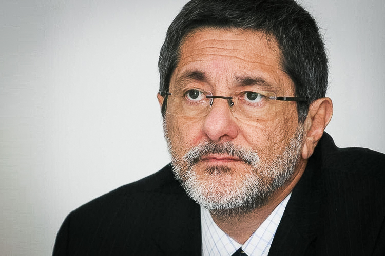 Ex-presidente da Petrobras explica por que gasolina e gás estão caros