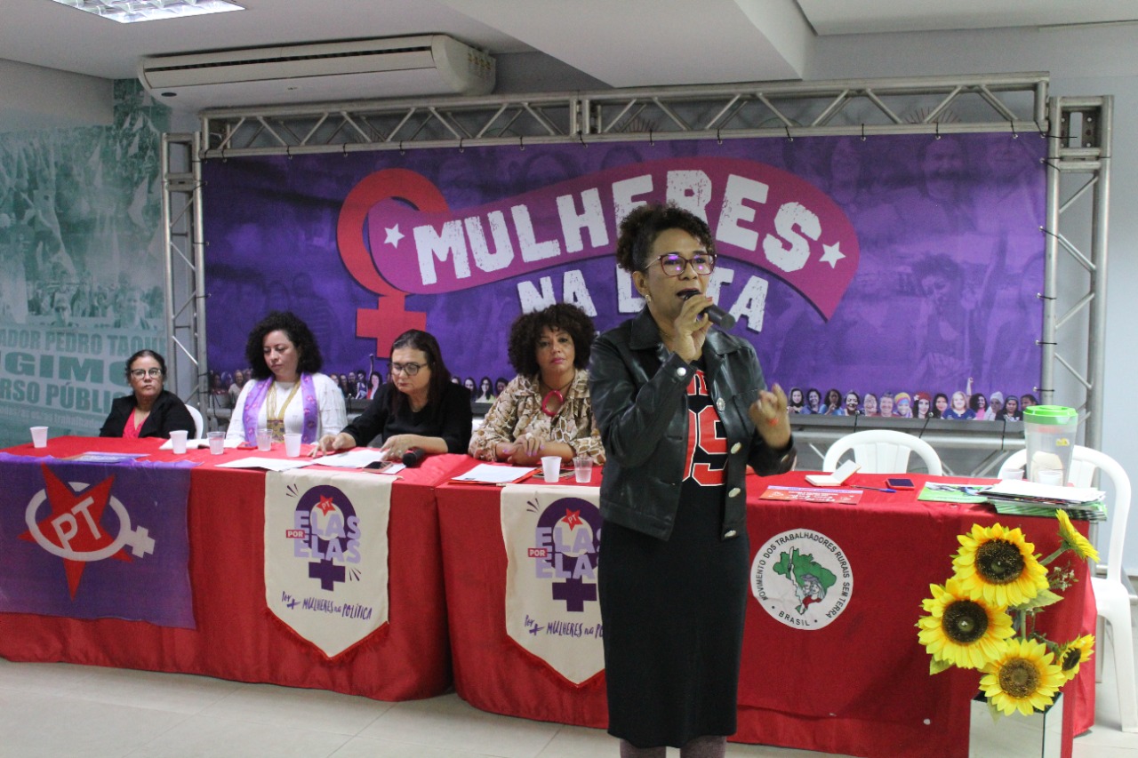 Mato Grosso | Mulheres debatem participação política e lançam comitês de luta