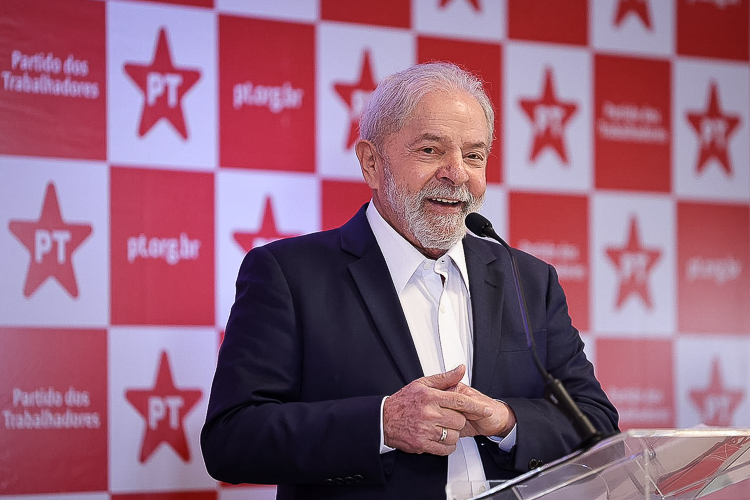 Pela democracia e contra barbárie, economistas lançam manifesto em apoio a Lula