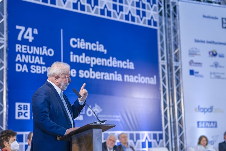 Lula: “Ciência e educação devem ser alavancas para a redução da pobreza”