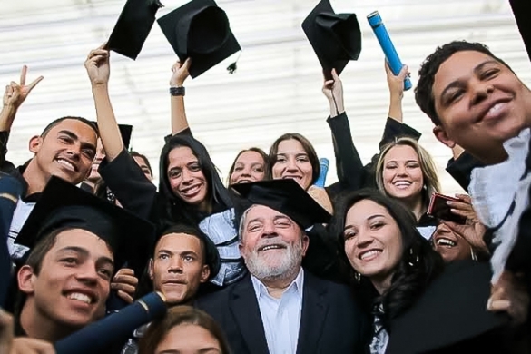 ‘Consegui ingressar no curso que sempre sonhei.’ Prouni, 21 anos, 3,6 milhões de bolsas