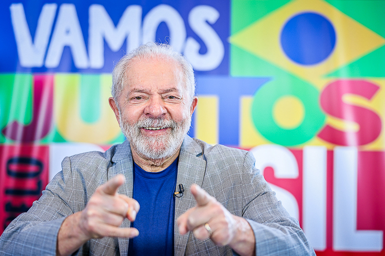 Lula se encontra com comunicadores nesta terça-feira (13)