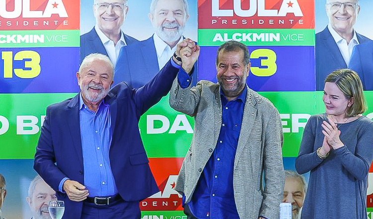 Carlos Lupi formaliza apoio do PDT à eleição de Lula