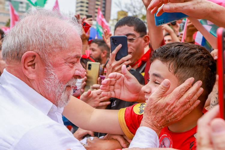 Lula: que este Natal seja o da reconciliação das famílias e do Brasil consigo mesmo