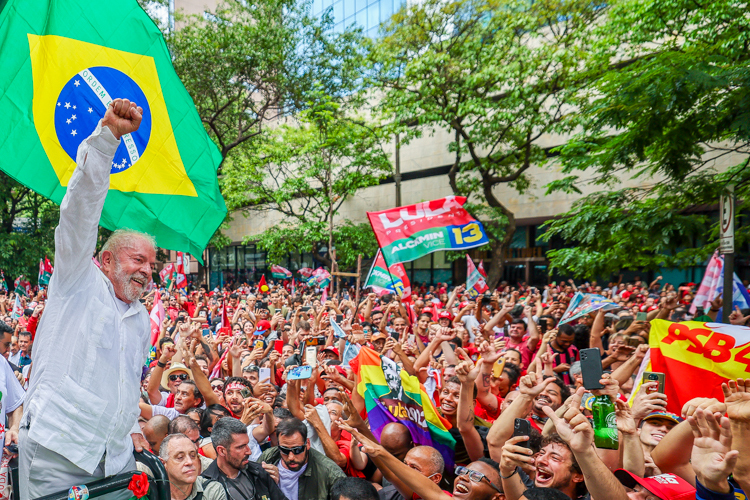 Lula vai às ruas de Belford Roxo e do Alemão, no RJ, nos dias 11 e 12
