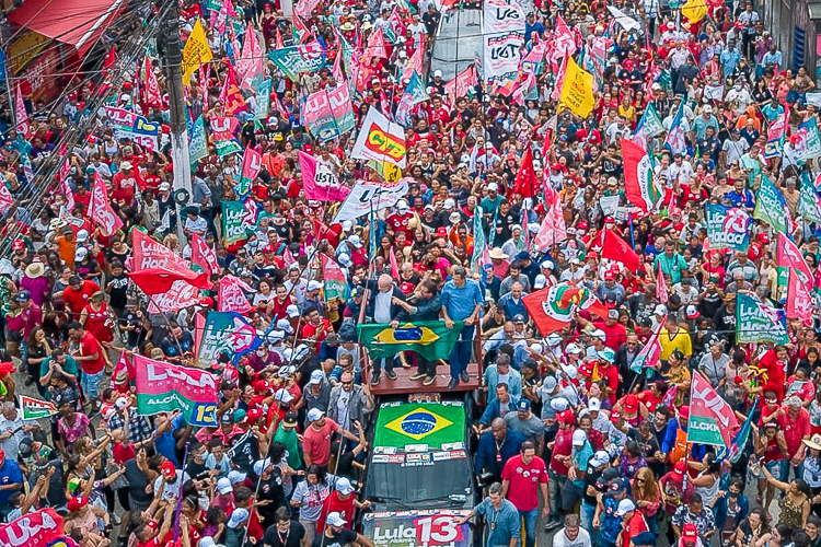 Povo toma ruas de São Mateus (SP) para consagrar Lula e Haddad no dia 30