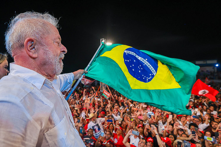 Salário, imposto, comida… Lula ajudou o povo; Bolsonaro atacou