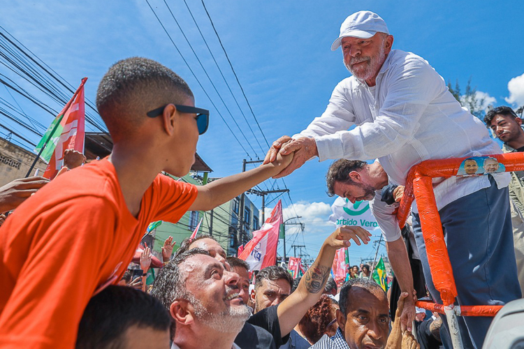 Lula: “Temos de ficar nas ruas, falar com indecisos, são semanas decisivas”