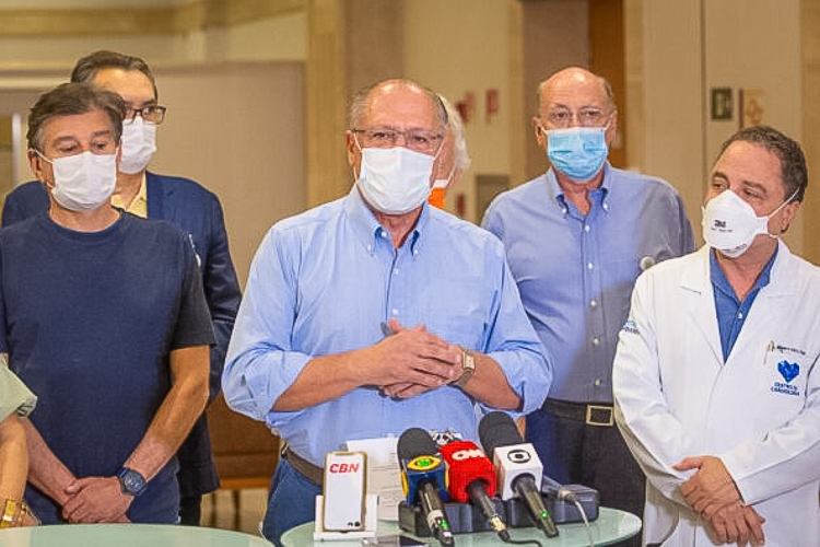 Governo fará campanha nacional para estimular a vacinação, anuncia Alckmin