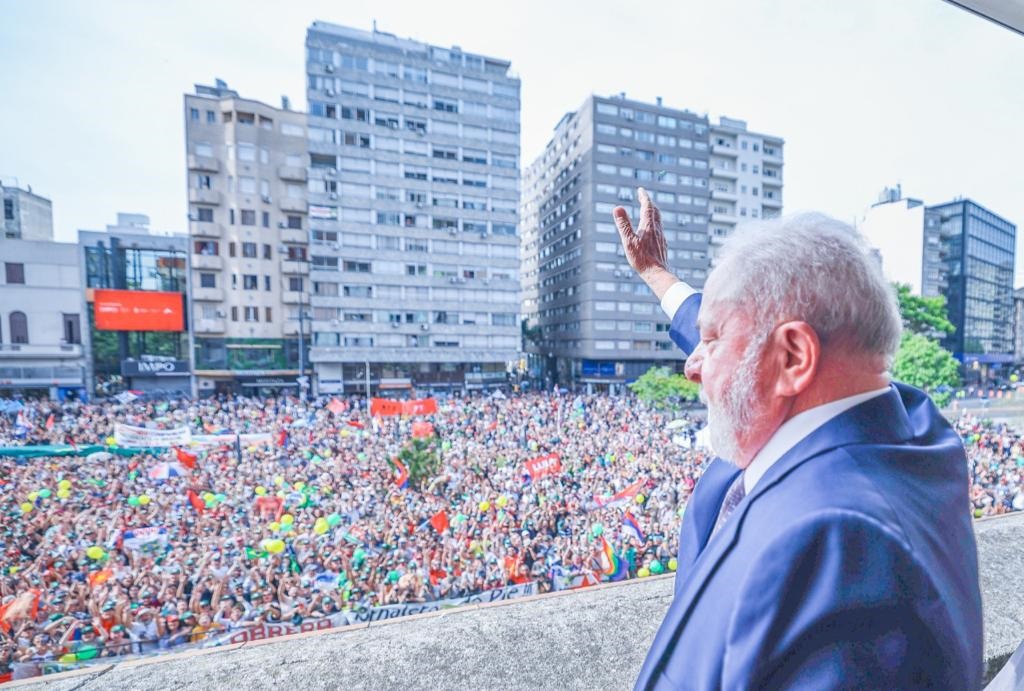 Lula visita o Uruguai e defende unidade dos países da América do Sul