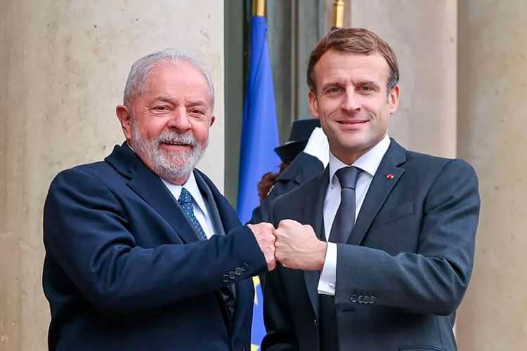 Lula e Macron conversam sobre clima, democracia e governança global