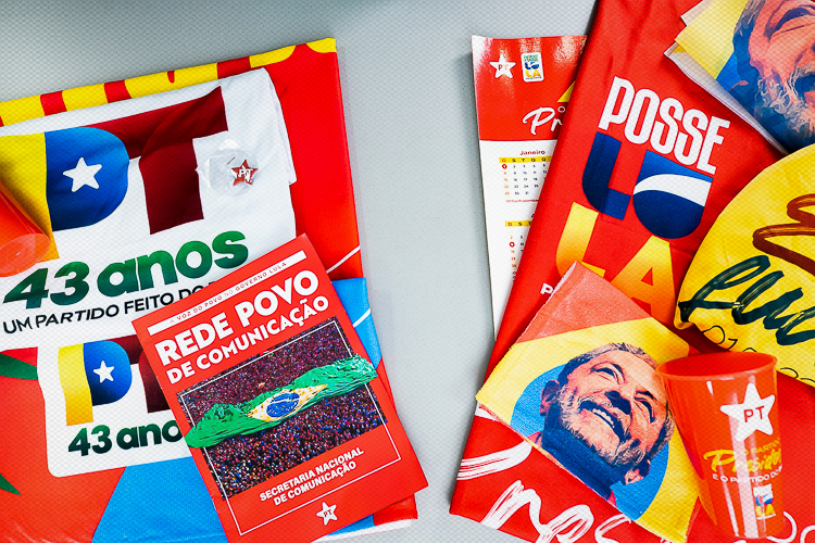 Kits da posse de Lula e do aniversário do PT ainda podem ser adquiridos