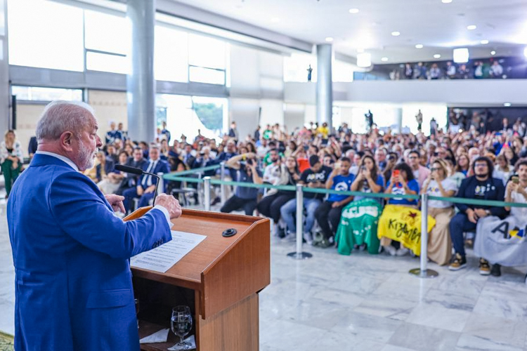Governo Lula reajusta bolsas de pesquisa, congeladas desde 2013