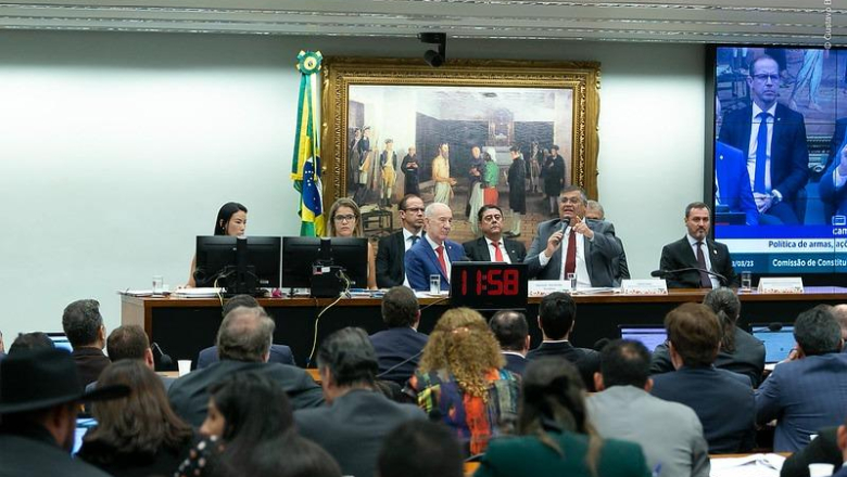 Em audiência na Câmara, Ministro da Justiça diz que “liberou geral” de armas acabou