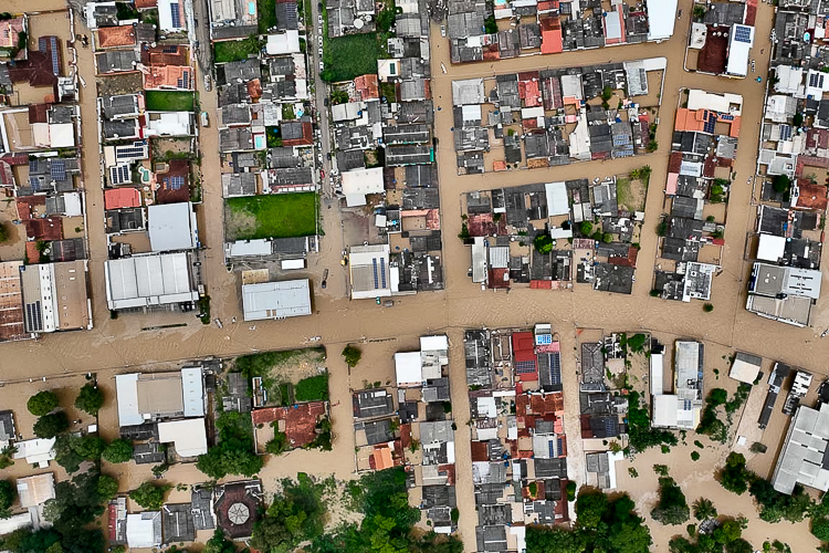 Governo Lula libera R$ 1,4 mi para socorrer vítimas de enchentes no Acre