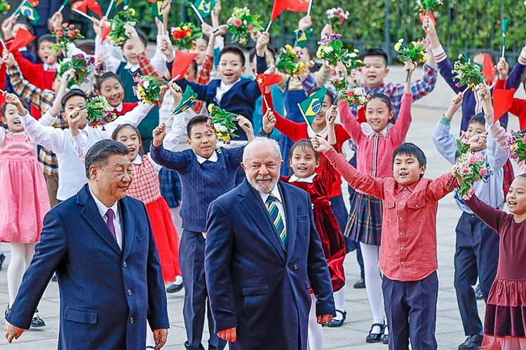 Lula: “Ninguém vai proibir que o Brasil aprimore sua relação com a China” 