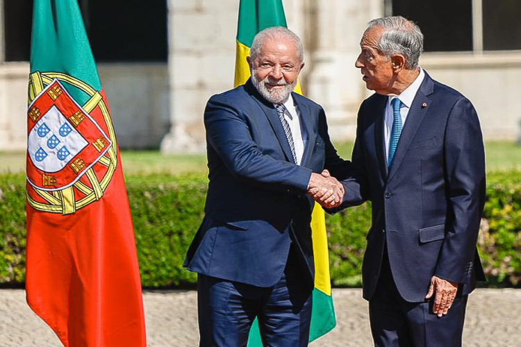 Lula, em Portugal: “Se você não fala em paz, contribui para a guerra”