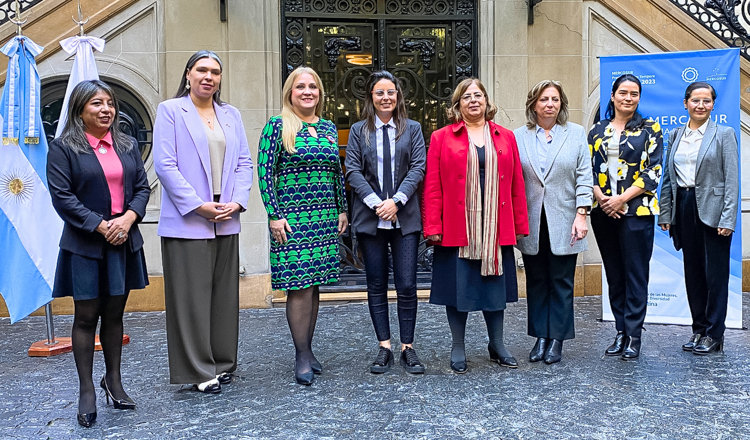 No Mercosul, Cida Gonçalves debate combate à violência de gênero