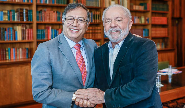 Lula se reúne com presidentes e estreita relações com Colômbia e Argentina