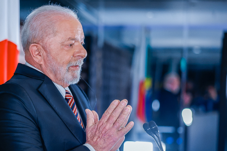 No Japão, Lula cobra compromisso financeiro de países ricos com meio ambiente