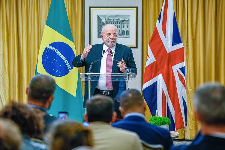 Lula, sobre taxa de juros: Campos Neto não tem compromisso com o Brasil