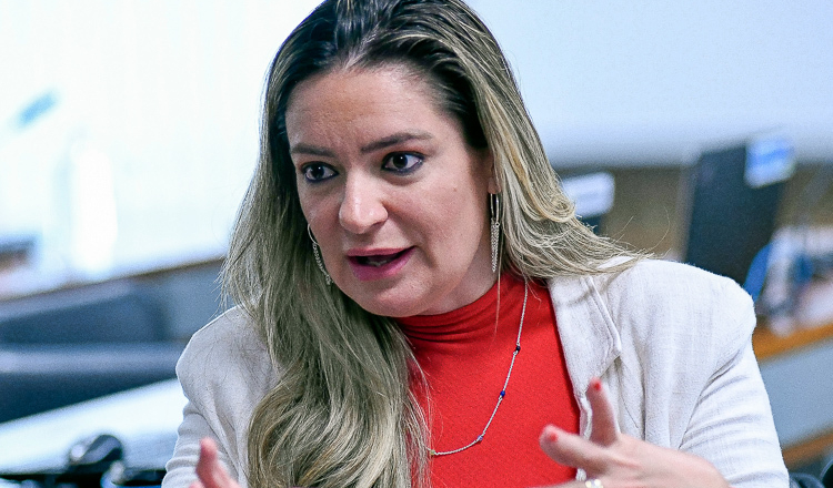 Igualdade salarial é um avanço civilizatório no país, diz Augusta Brito