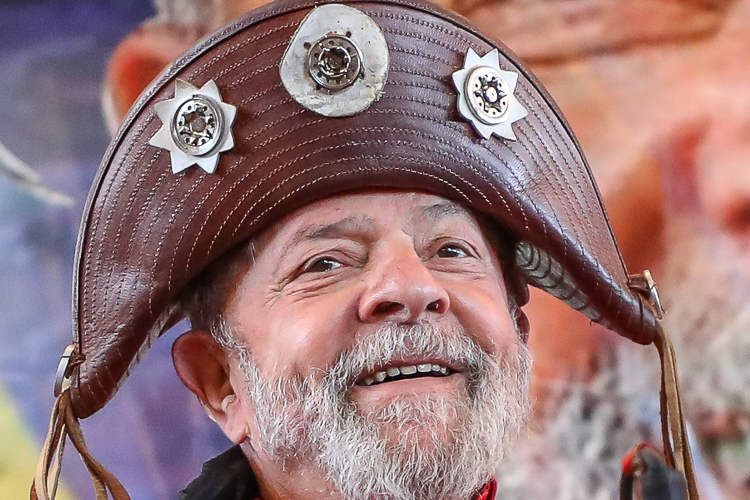 Lula vai ao Nordeste e relança Farmácia Popular em Pernambuco