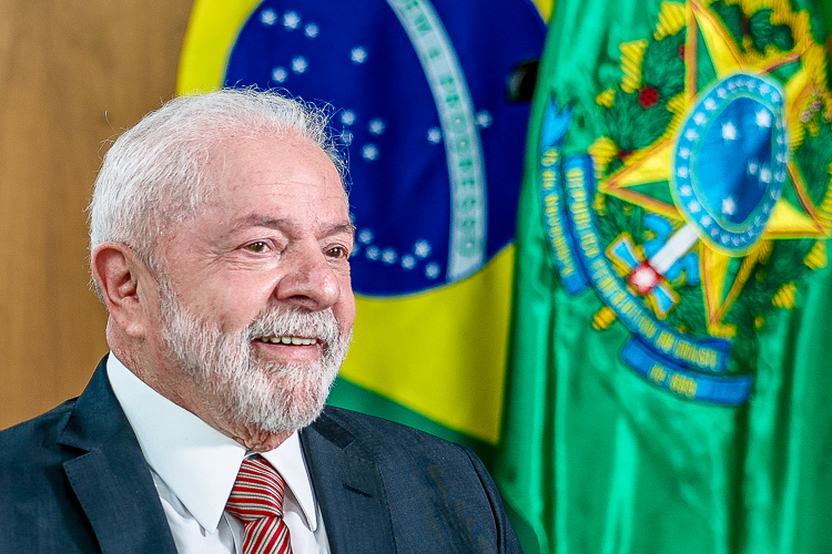 Lula assina decreto para dar mais eficiência ao Sistema de Inteligência