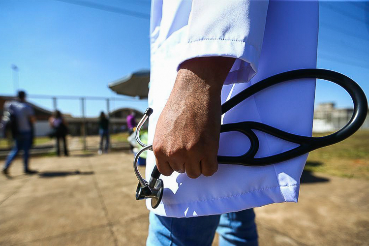 Mais saúde para o povo: Bancada do PT vota a favor do novo Mais Médicos