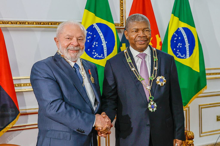 Em Angola, Lula anuncia campanha mundial contra a desigualdade