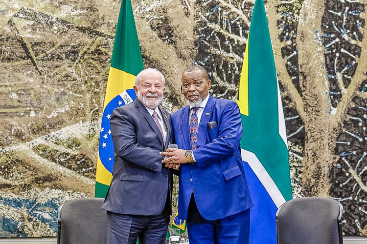 Antes de cúpula do BRICS, Lula se reúne com líderes do partido de Mandela