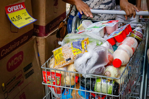 Preço dos alimentos cai pelo quarto mês consecutivo, mostra IBGE