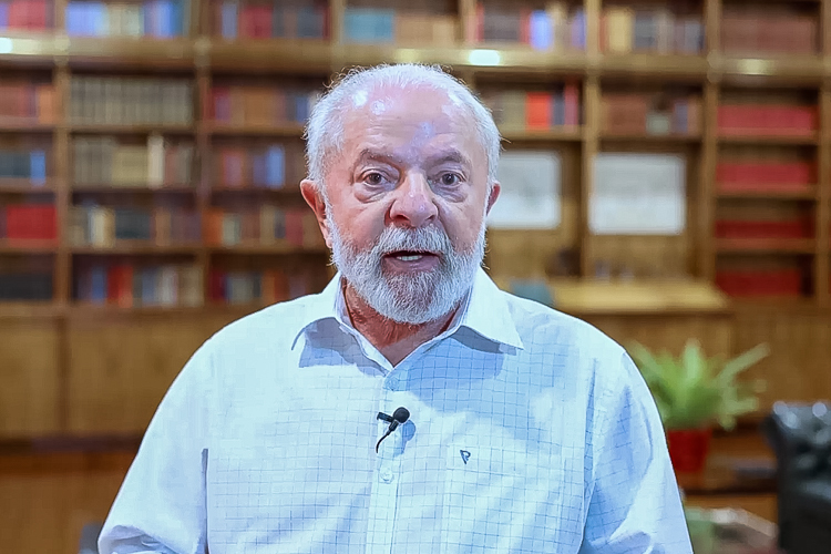 Lula antecipa R$ 10 bi a estados e municípios e mais R$ 2,3 bi para o FPM
