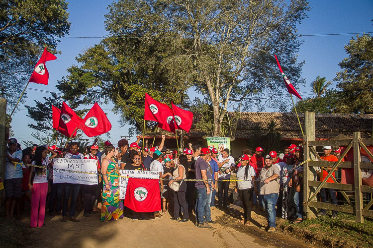 Bolsonaristas da CPI do MST são denunciados à PGR e ao MPF por crimes na Bahia