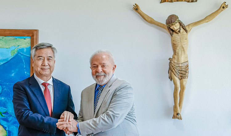 Lula se reúne com membro do Comitê Permanente do Politburo chinês