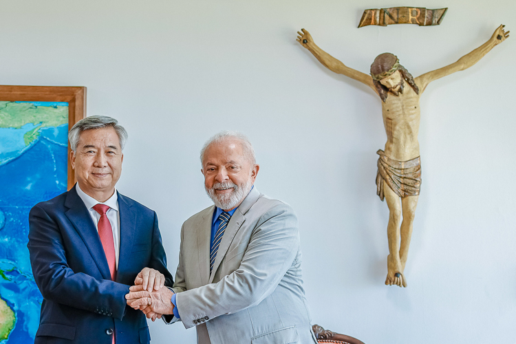 Lula se reúne com membro do Comitê Permanente do Politburo chinês