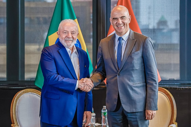 Lula tem encontros bilaterais com presidente suíço e ex-premiê britânico