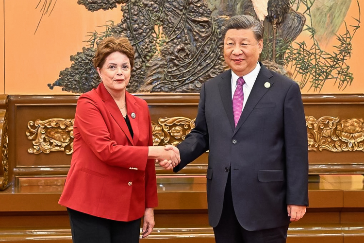 Dilma e Xi conversam sobre sistema financeiro