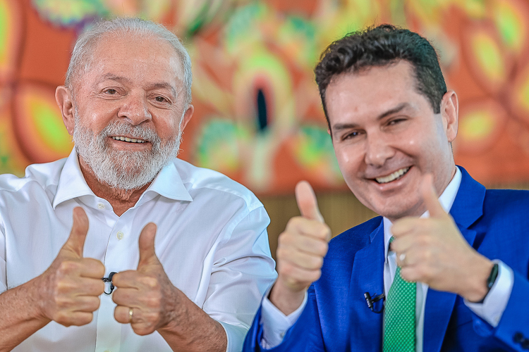 Lula entrega mais 1,6 mil moradias do MCMV: “Esse país merece viver em paz”
