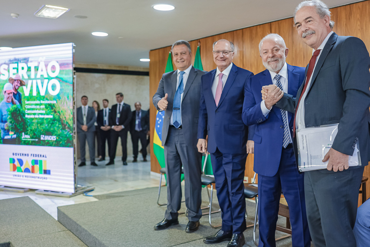 Lula participa do lançamento do Projeto Sertão Vivo, do BNDES