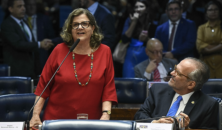 ‘De onde saí não cabe autoritarismo ou discriminação’, diz líder do governo, ao lembrar violência política