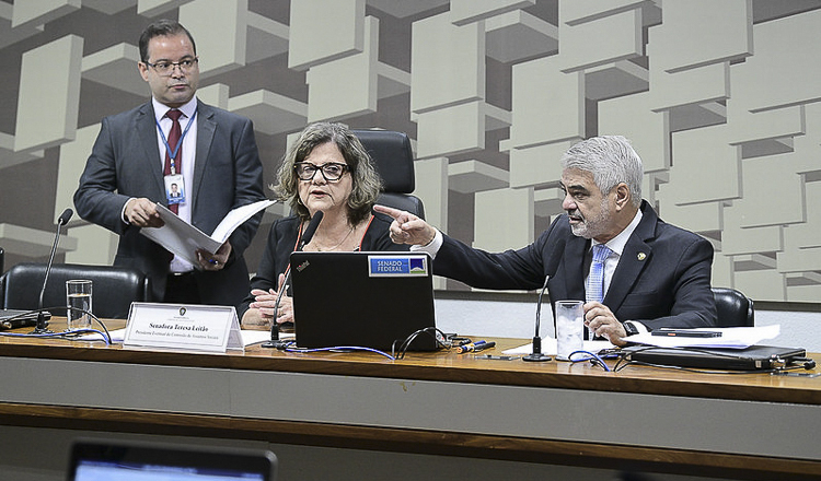 Senado: programa de vacinação em escolas é aprovado por comissão