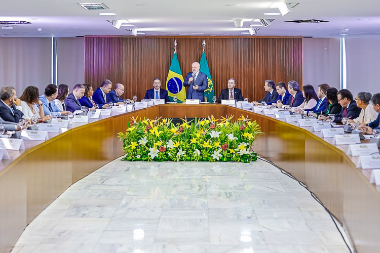 Brasil assume a presidência do G20; veja mensagem de Lula