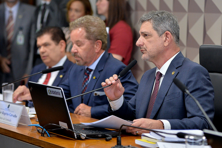 Comissão aprova medida do governo Lula que garante R$ 137 bilhões em arrecadação