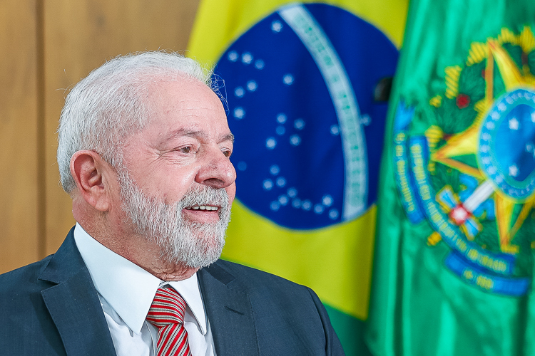 Pesquisa CNT: Lula tem 55% de aprovação e avaliação do governo segue alta (42,7%)