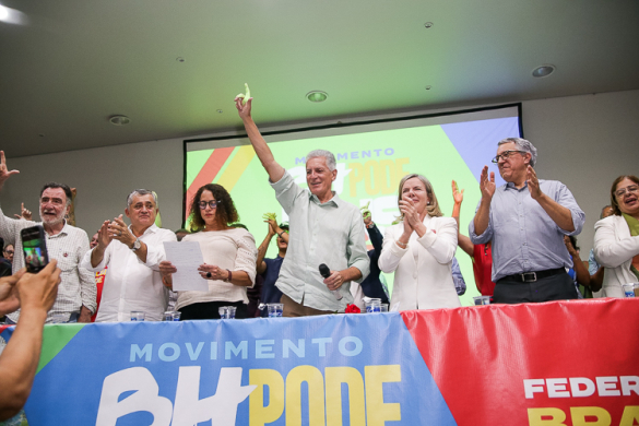 Com Gleisi e apoio de Lula, Rogério Correia é escolhido pré-candidato à Prefeitura de BH