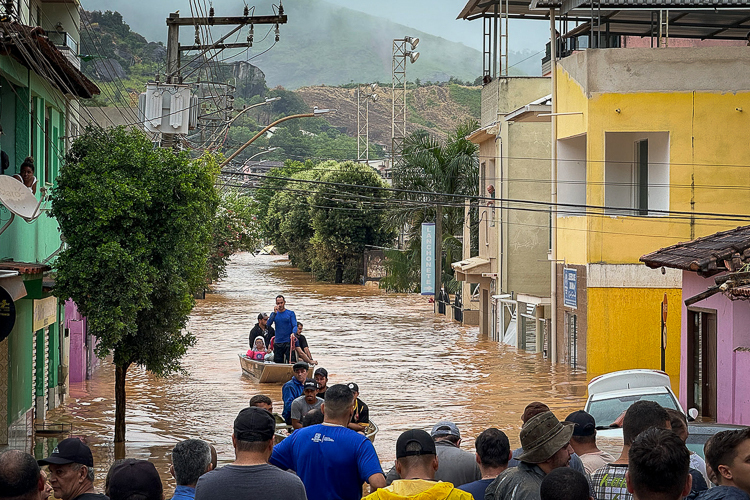 Governo Lula anuncia ajuda para atingidos por enchentes no Espírito Santo
