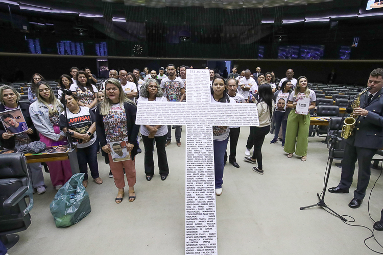 Rogério Correia e Padre João cobram justiça para as vítimas de Brumadinho