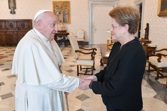 Dilma: É sempre uma alegria estar com o Papa Francisco, amigo do Brasil