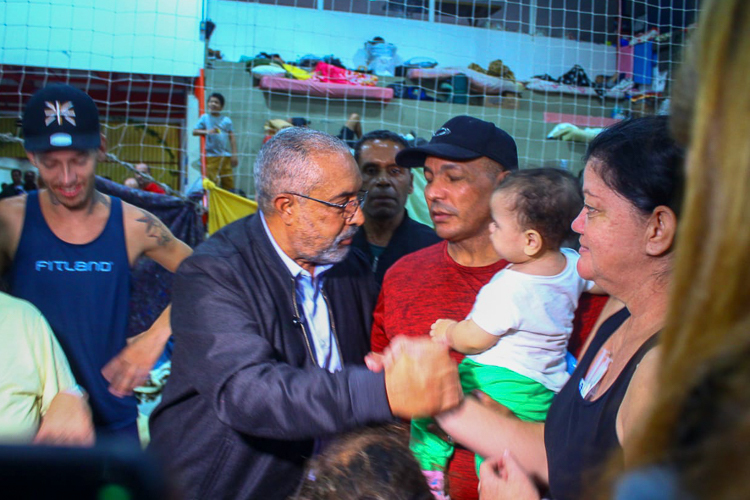 No RS, Paulo Paim pede união e solidariedade para ajudar população gaúcha